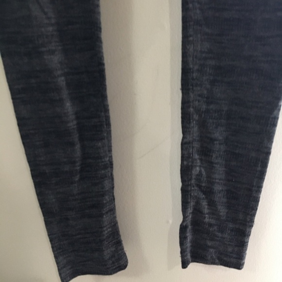 Gray Textured Leggings - Picture 4 of 6